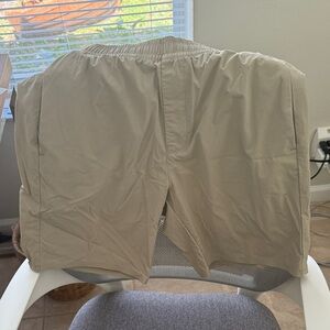 Everlane Men's Hybrid Shorts in Beige